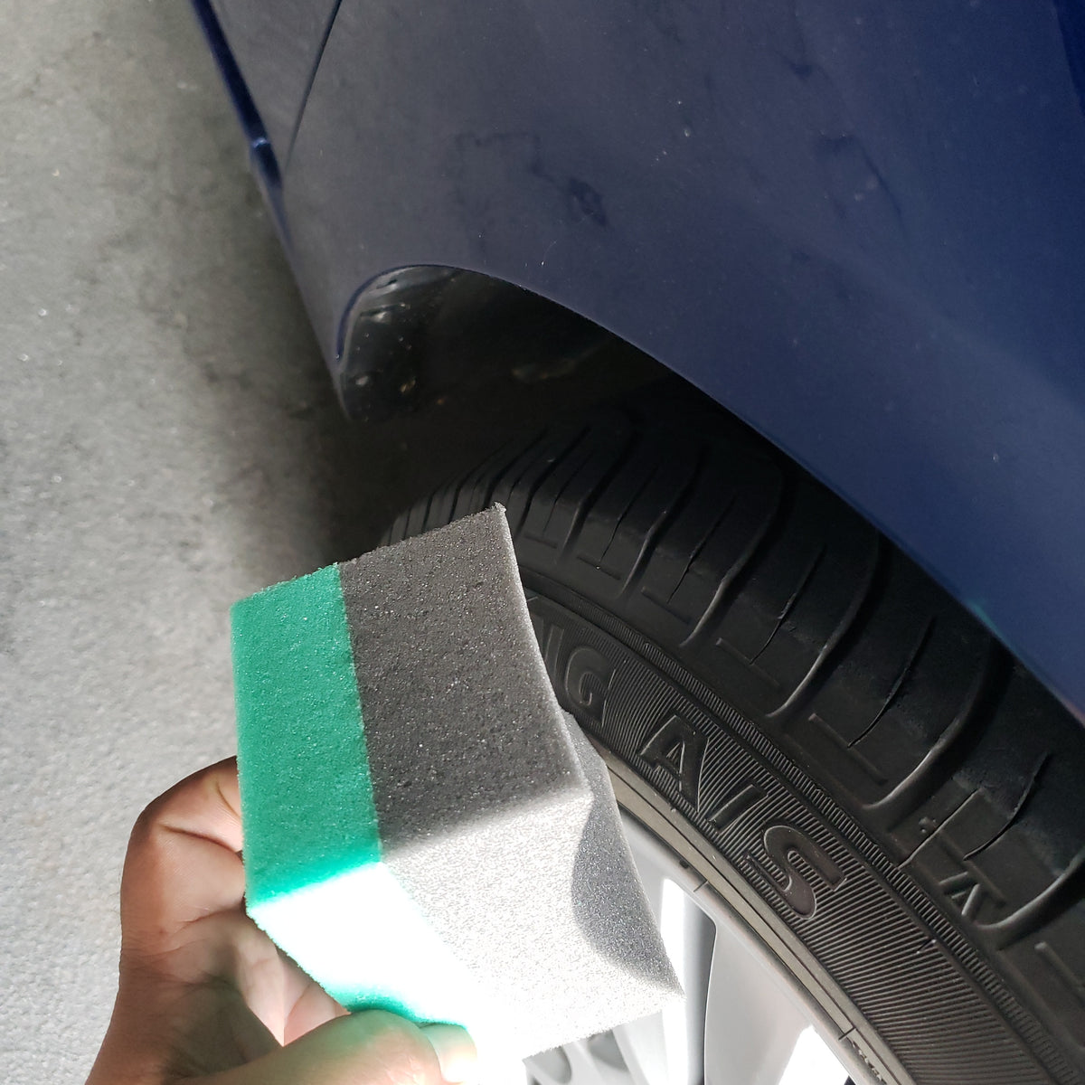 Crescent Tire Shine Applicator – FAB Detail Supplies